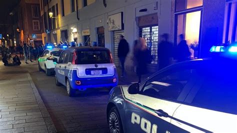 Controlli In Piazza Garibaldi E Vasto La Polizia Di Stato Trae In