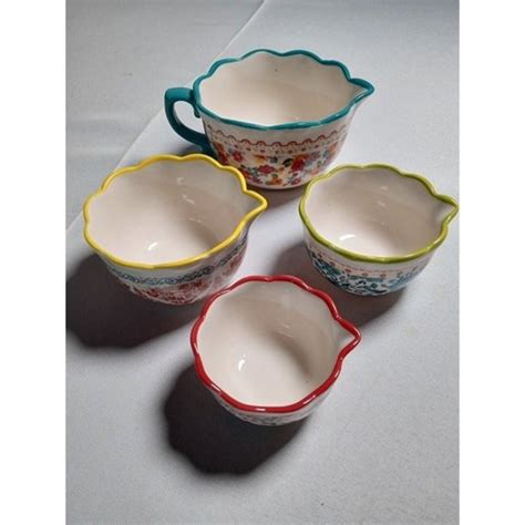 The Pioneer Woman Kitchen The Pioneer Woman Ceramic Measuring Cup Set 4 Poshmark