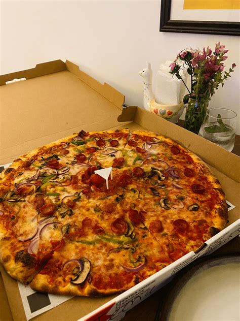 The BEST Hell's Kitchen Pizza Spots For a Life-Changing NYC Meal