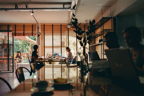 7 Creative Office Space Ideas - ScreenCloud