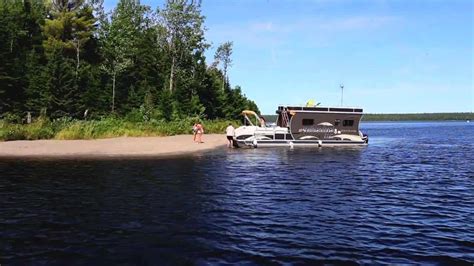 10 Best Pontoon Houseboats