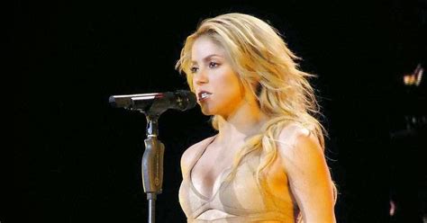 Shakira Hot Images Hot N Sexy Actress