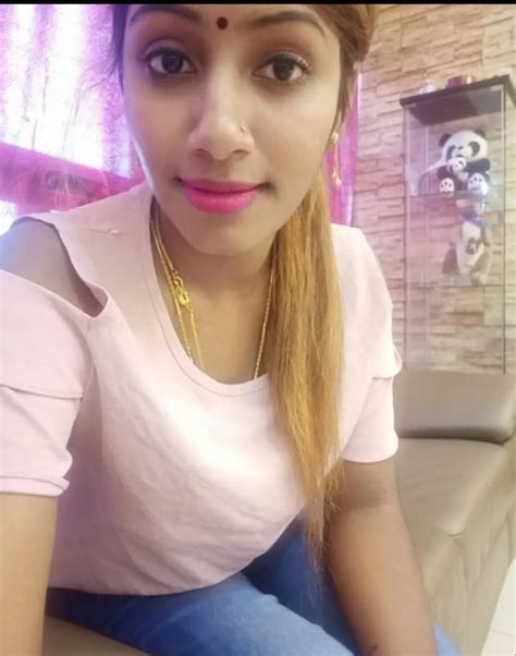 Discover More Like DesiBhabhiLeaks Sexy Indian Slightly Chubby Bhabhi Full Nude Album Pics