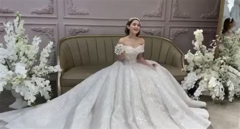 Lộ ảnh cưới của streamer nổi tiếng Xemesis và bạn gái hot girl kém 13 tuổi Ngày về chung nhà đã