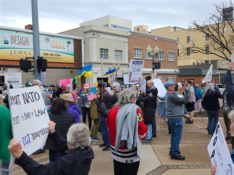 How to find specific information in roanoke com obits 9