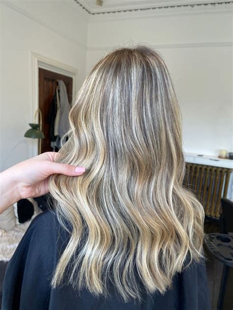 Beige Lived In Blonde Balayage