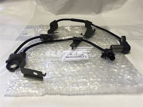 MN102208 Mitsubishi датчик абс (abs передний правый)