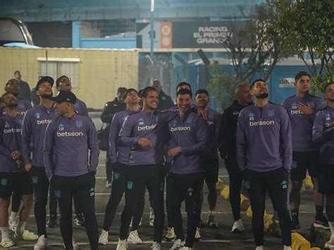 La campaña en contra del racismo del plantel de Racing antes de la