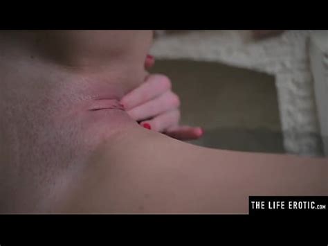 Watch This Cute Girl Fingering Her Drenched Pussy Until She Comes Xnxx