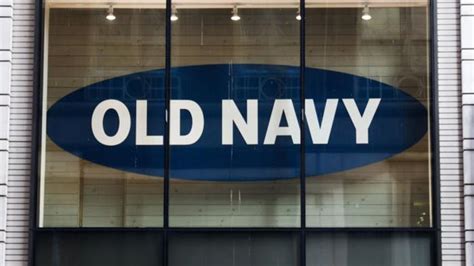 Old Navy’s Mid-Rise Jean Maxi Skirt Is a Must-Have - Parade