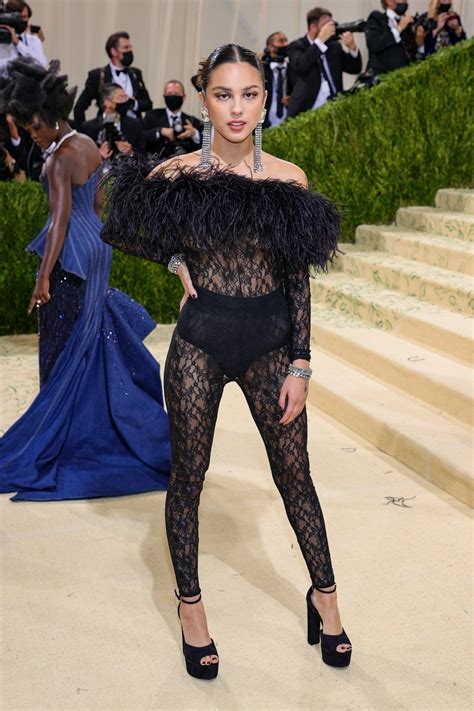 Replay The Met Gala 2021 Red Carpet Video Here Met Gala Outfits Met