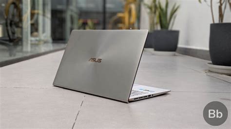 Asus ZenBook 15 UX533FD Review: Power, Portability and Personality!