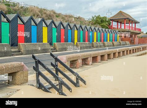 Beach huts lowestoft hi-res stock photography and images - Alamy