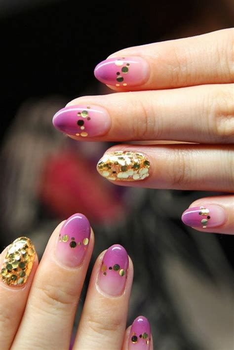 32 Beautiful Examples of Gold Glitter Nail Polish Art | World inside ...