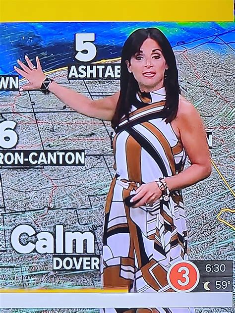 Interesting outfit : r/Hollie_Strano