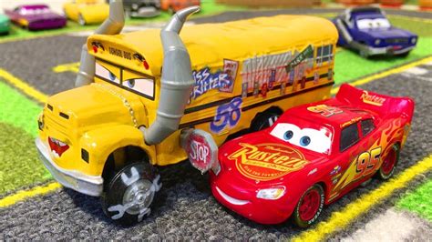 Тачки Молния Маквин Мисс Крошка Мультики про Машинки Игрушки ...