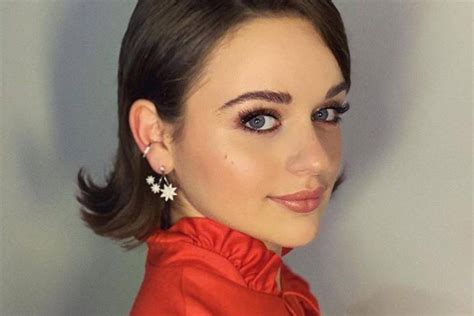 Atriz De Barraca Do Beijo Joey King Anuncia Noivado Aos Anos