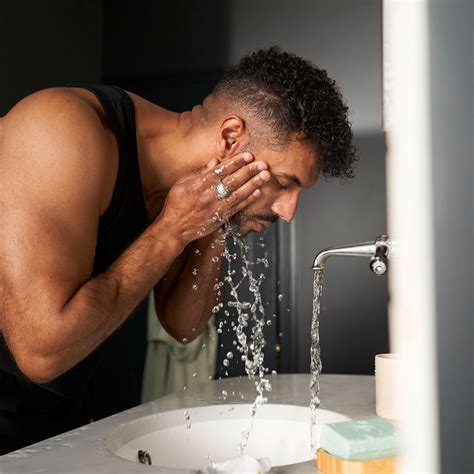 how to fix oily skin men