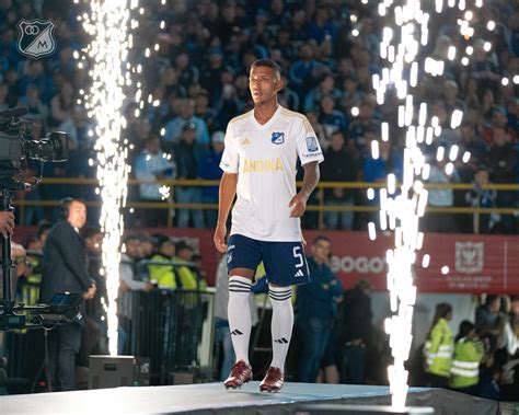 📷🩵¡El sueño de todos! Postales de la presentación oficial Plantilla