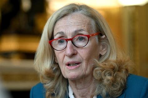 Nicole Belloubet, ministre de l’Éducation, envisage des classes