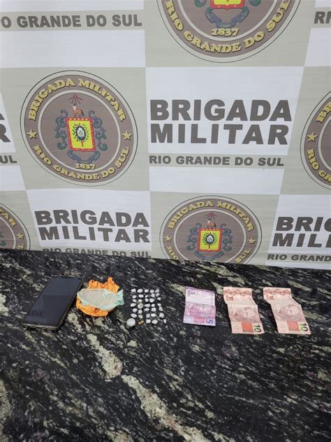 Brigada Militar De Soledade Prende Homem Por Tr Fico De Entorpecentes