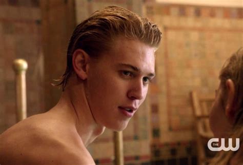 Austin Butler Of Kevin Smiths Yoga Hosers Joins Arrow In Recurring Role