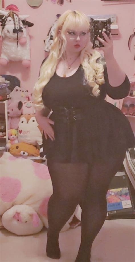 Gothic Plus Size Alternative Outfit Inspo In 2022 Curvy Girl Outfits Pretty Outfits Girl Outfits