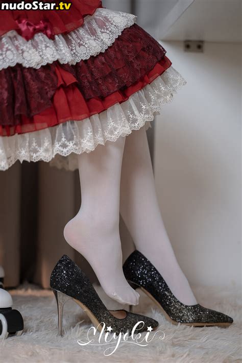 Misaki Suzuki Miyoki m yok h me 软趴在床单上 铃木美笑 Nude OnlyFans Photo Nudostar TV