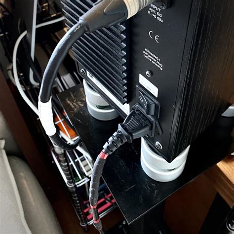 The NUDE CABLE ヌードケーブル 電源ケーブル D Tune Type R 7A 1 5m シライミュージック 通販 Yahoo ショッピング