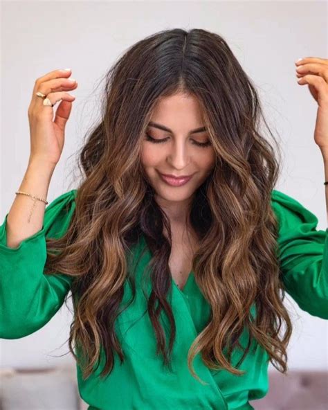 Hot Sexy Sona Gasparian Bikini Pics