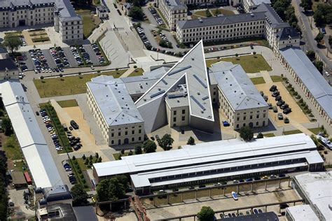 Now The Official Museum Of The German Armed Forces The Dresden Museum