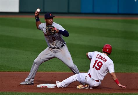 Detroit Tigers Bring Back Second Baseman Jonathan Schoop