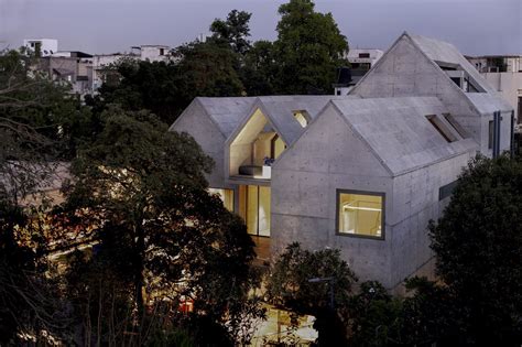 The Prism House Matra Architects And Rurban Planners Archdaily