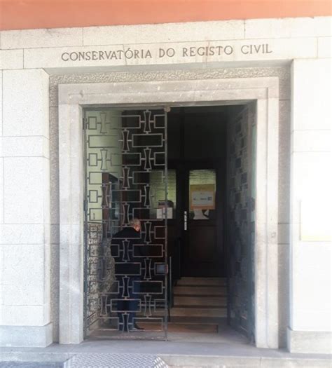 Funcionária da conservatória do registo civil de Braga Covid 19