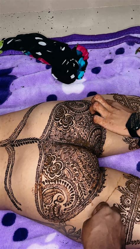 Nude Mehendi