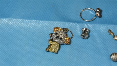 Police Find Over 200 Pieces Of Allegedly Stolen Jewellery Abc Ballarat