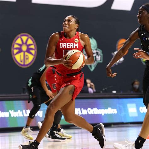 Jocelyn Willoughby Stats, Height, Weight, Position, Draft Status and ...