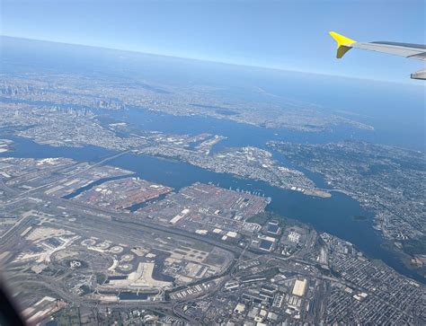 Traffic. Traffic everywhere. : r/aviation