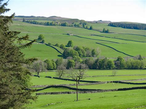 farmland east  lands bridge mike quinn geograph britain  ireland