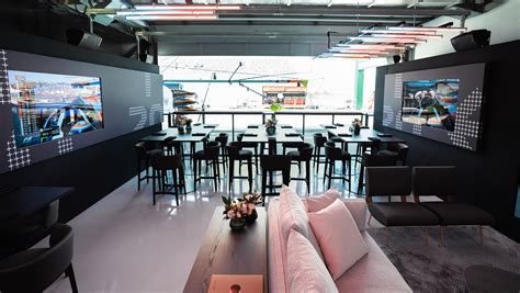 F1® Garage Suite