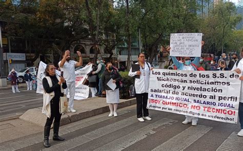 Movimiento Nacional De Trabajadores De Salud Protestan En El Senado