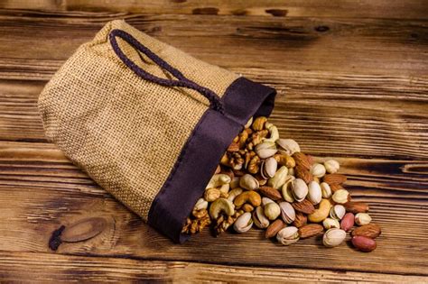 Imágenes De Bolsa Frutos Secos Descarga Gratuita En Freepik