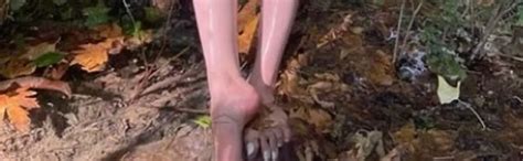 Aleyna Tilki bikini giyip arkasını döndü Öyle bir poz verdi ki o detay herkesi şoke etti