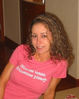 Real Amateur Wife Jen Playing With Her Mature Pussy Porn Pictures XXX Photos Sex Images