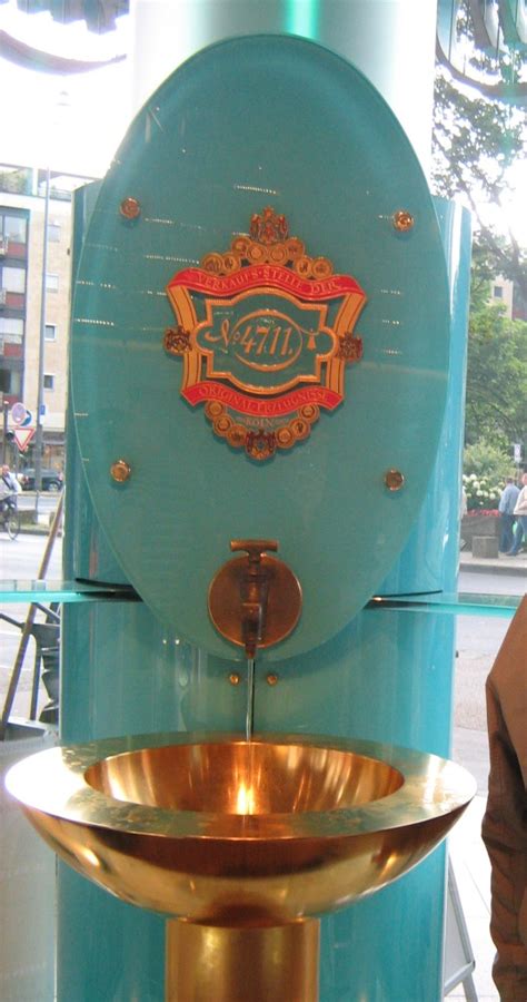 Точка на карте. Кёльн, где пьют одеколон и бьют фонтаны шоколада ...