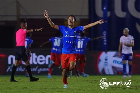 Lpf El Plaza Amador Golea A La U Y Se Instala En Las Semifinales