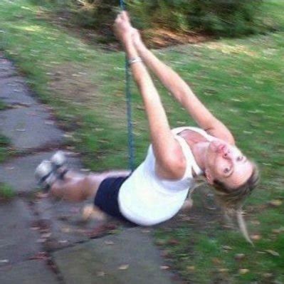 Hot Sexy Carolyn Pickles Bikini Pics