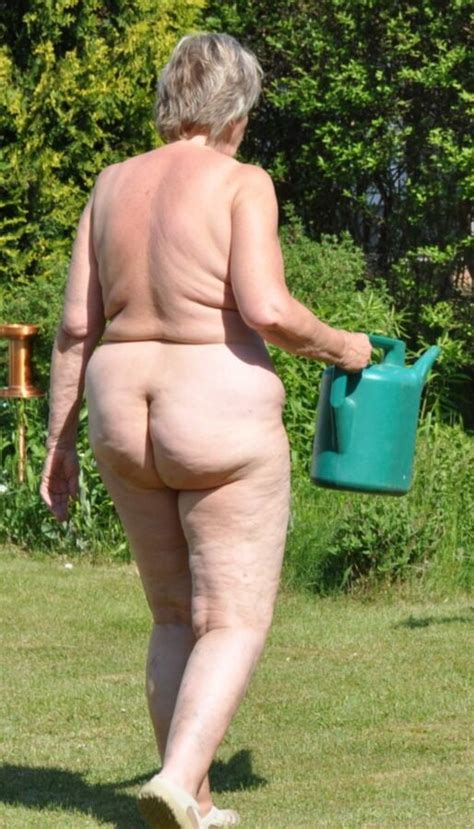 Nude Gardening Granny Porn Pictures Xxx Photos Sex Images Pictoa