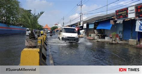 Banjir Rob Kembali Menggenangi Jalan Kalimas Surabaya