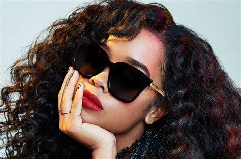 H.E.R. Interview: Singer on Why She Wanted to Design Sunglasses – Billboard